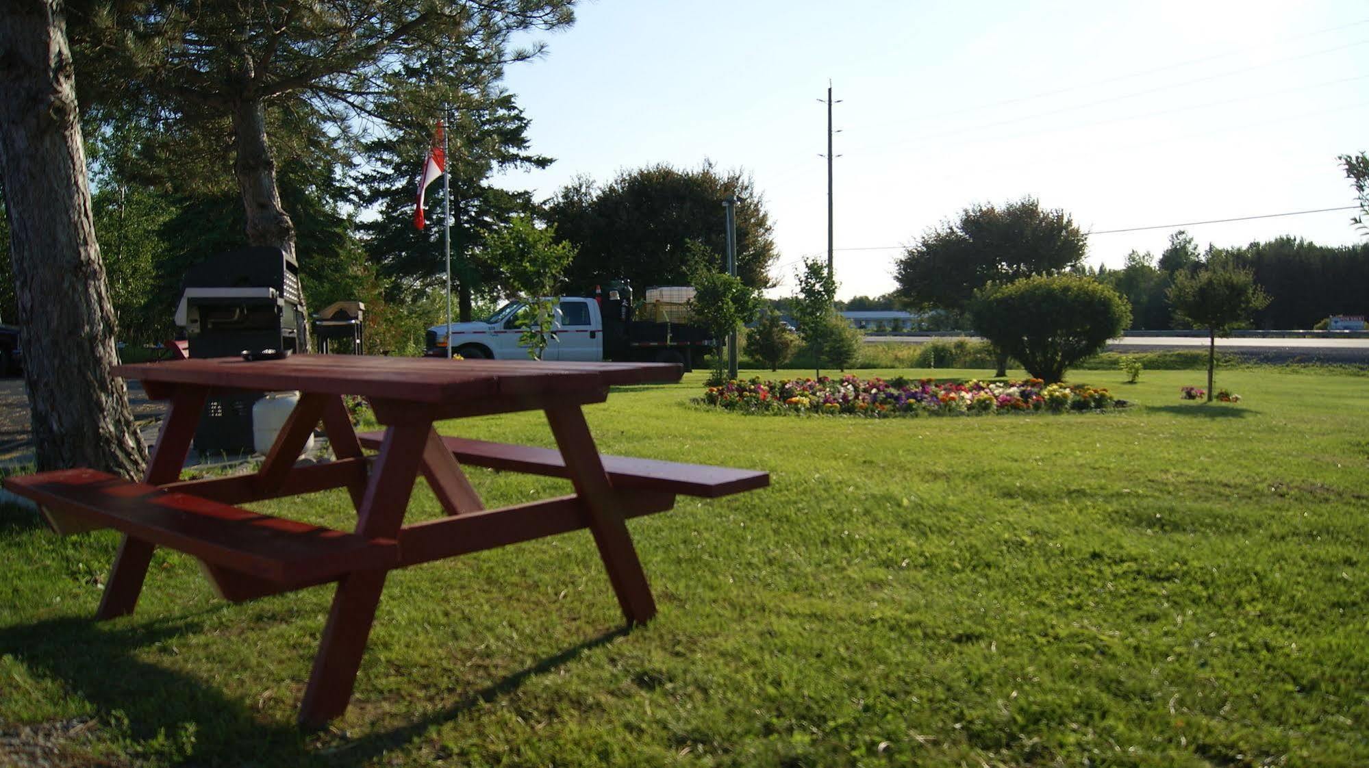 Blue Jay Motel 2*